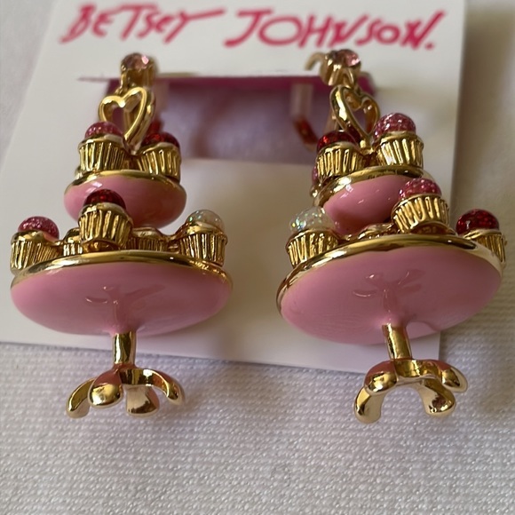 Betsey Johnson Gold Tone pink Enamel Two Tier Cupcake figural Dangling Earring - Picture 3 of 10